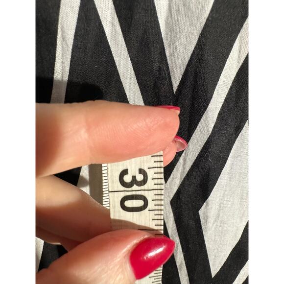 J Crew Tunic Top Womens Small Black White Bib V Neck Lightweight Diamond Boho - Picture 8 of 9